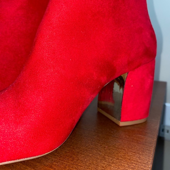 Stradivarius Red Velvet Booties - Picture 3 of 6